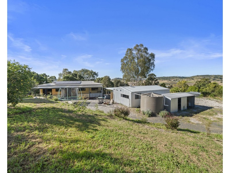 7 Nichols Drive, Glencoe QLD 4352