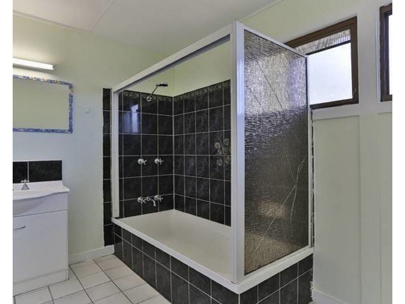 153 Mocatta Street, Goombungee QLD 4354