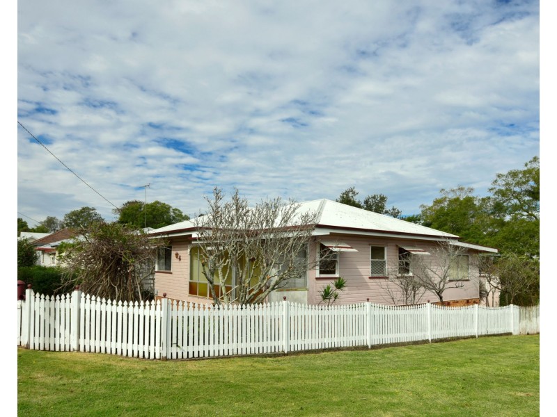 14 Rhyde Street, Mount Lofty QLD 4350