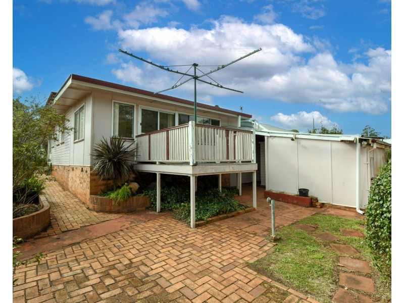 14 Rhyde Street, Mount Lofty QLD 4350