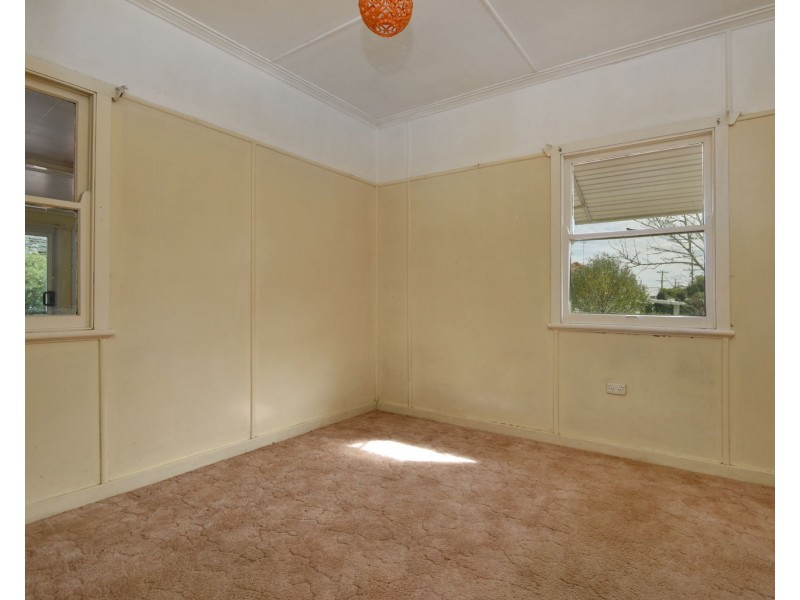 14 Rhyde Street, Mount Lofty QLD 4350