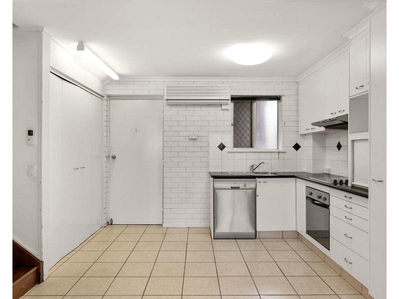 2/177a West Street, Newtown QLD 4350