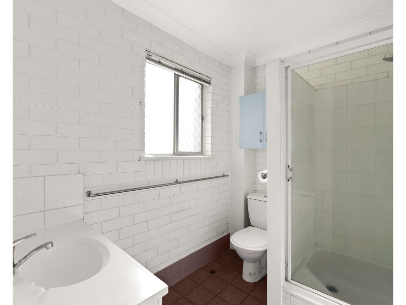 2/177a West Street, Newtown QLD 4350