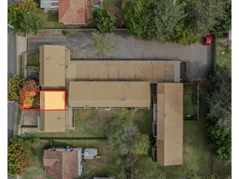 2/177a West Street, Newtown QLD 4350