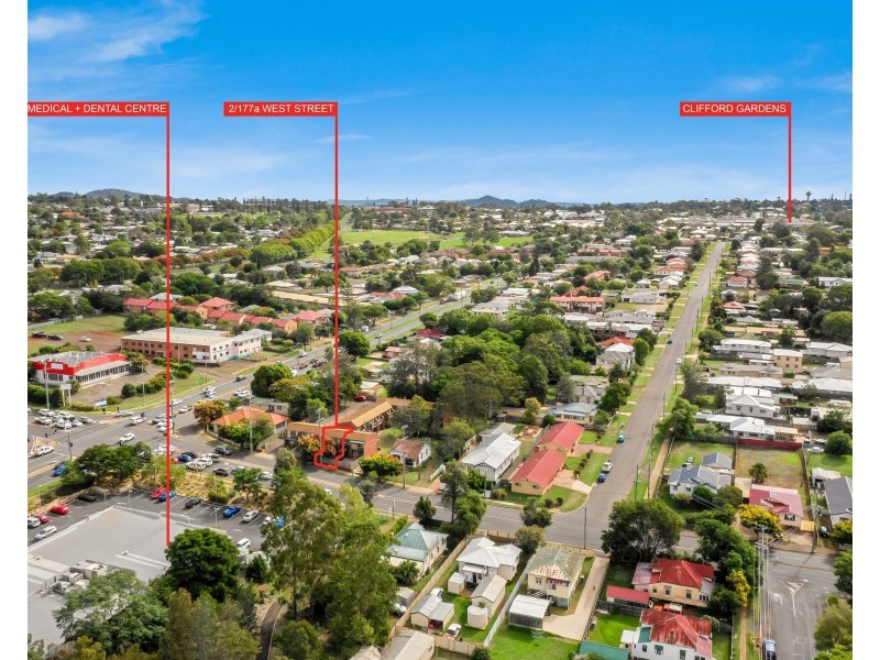 2/177a West Street, Newtown QLD 4350