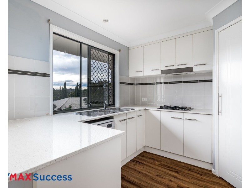 2/18 Willowburn Drive, Rockville QLD 4350