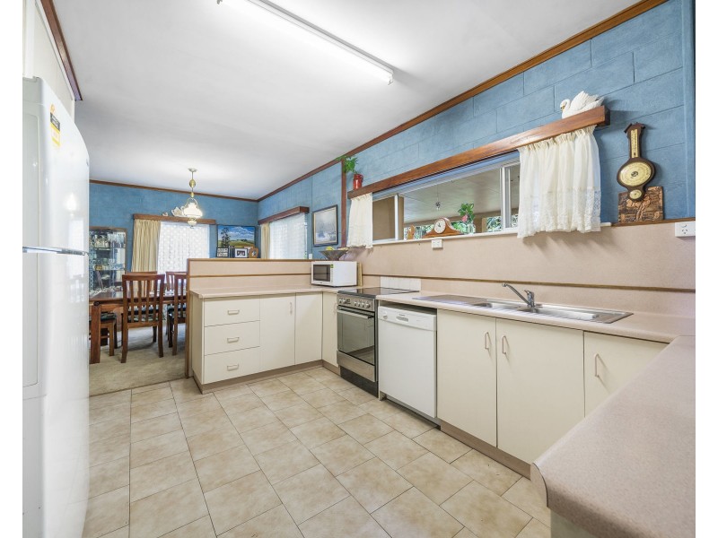 3 Owen Street, Mount Lofty QLD 4350