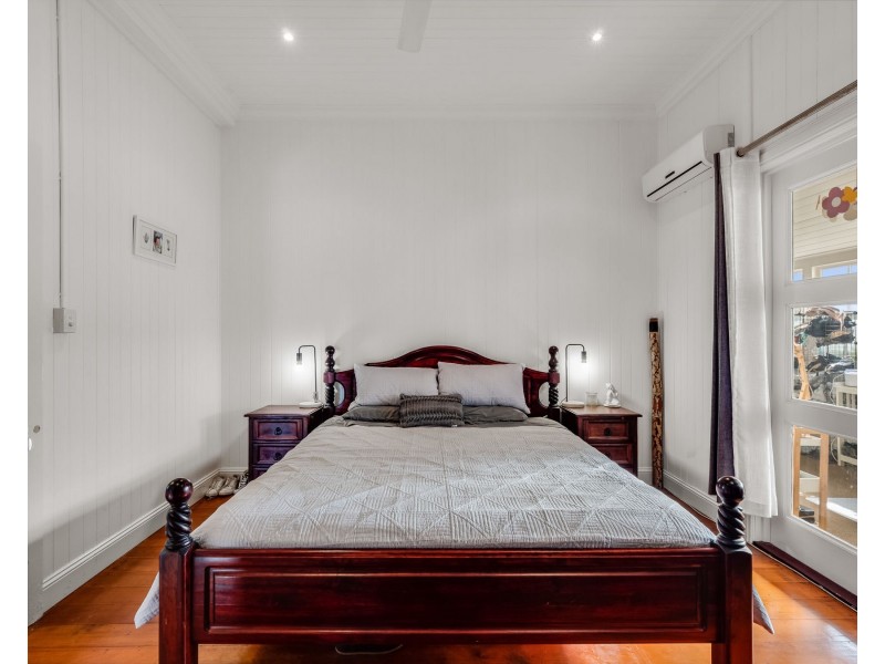 65 West Street, Newtown QLD 4350