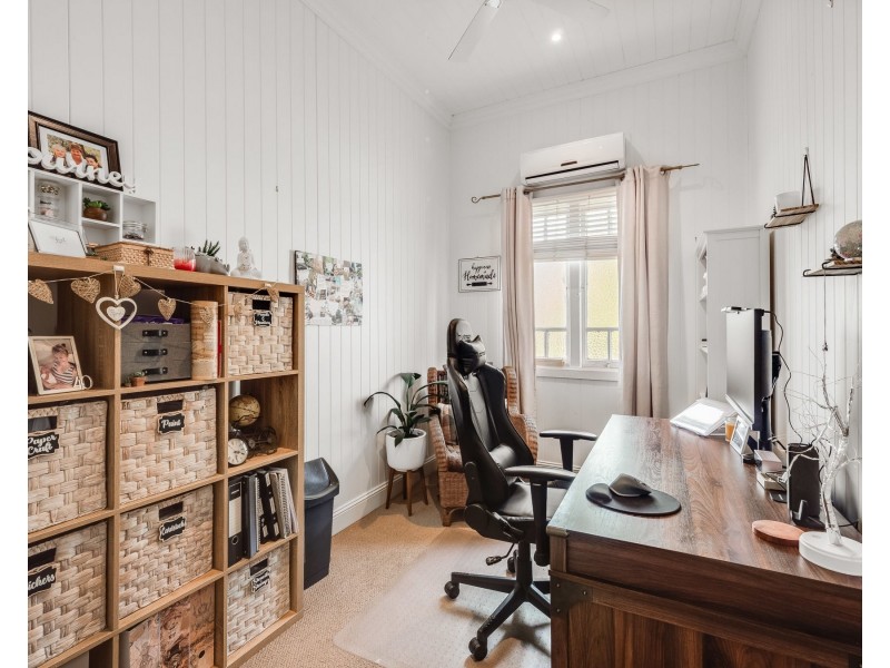 65 West Street, Newtown QLD 4350