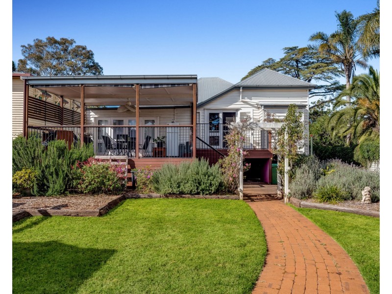 65 West Street, Newtown QLD 4350