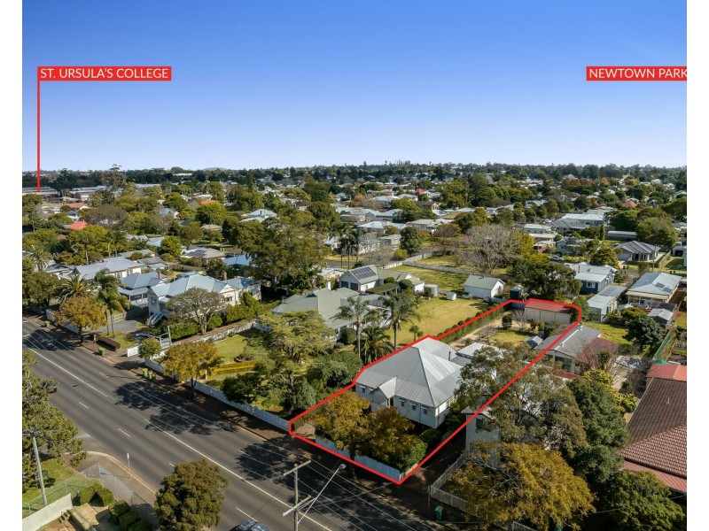 65 West Street, Newtown QLD 4350