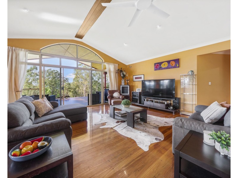 71 Osborn Road, Murphys Creek QLD 4352