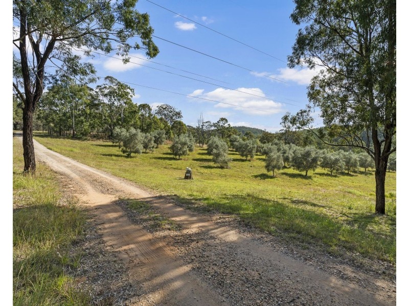 71 Osborn Road, Murphys Creek QLD 4352