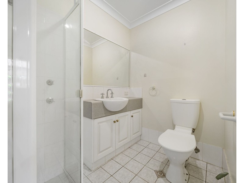 2/484-486 West Street, Kearneys Spring QLD 4350