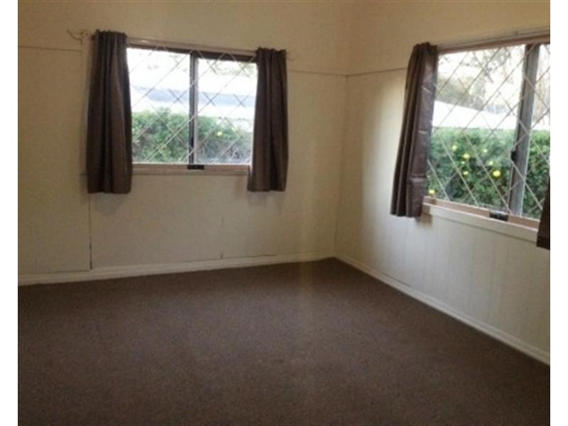 26 Llewellyn Street, Centenary Heights QLD 4350