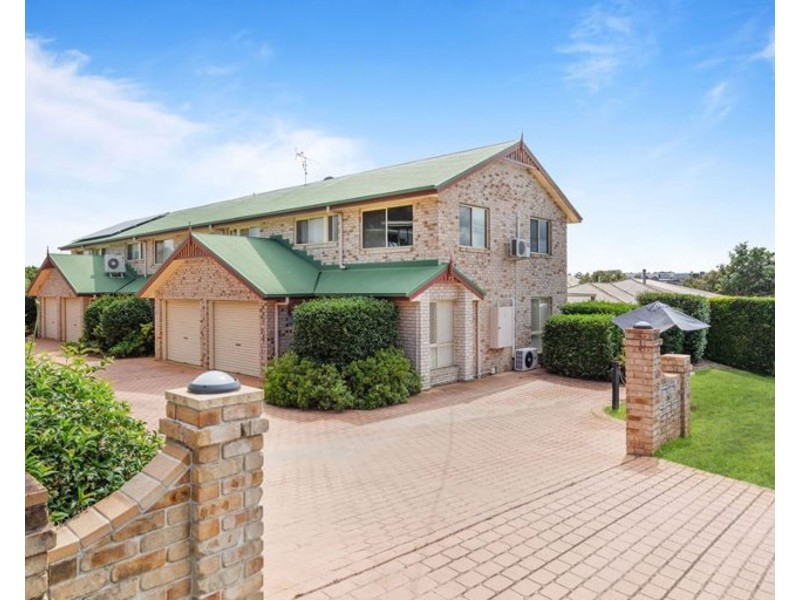 2/351 Spring Street, Kearneys Spring QLD 4350