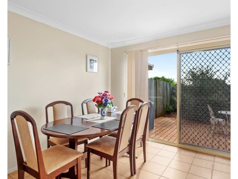 2/351 Spring Street, Kearneys Spring QLD 4350