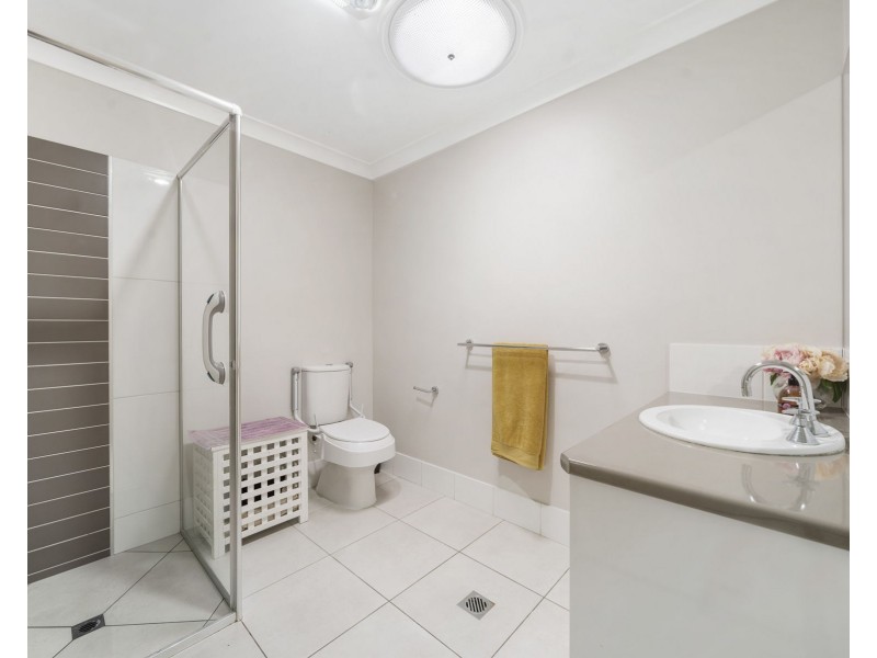 2/3 Amity Court, Harristown QLD 4350