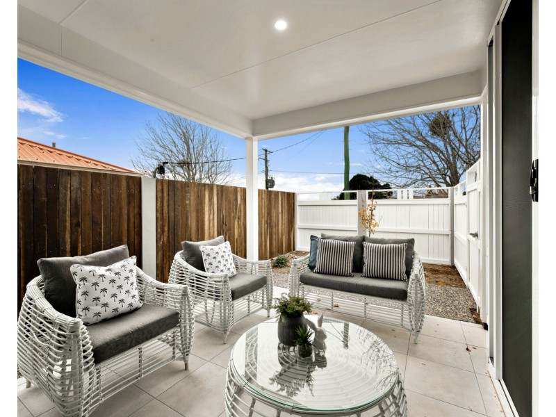 8/4 Denis Street, South Toowoomba QLD 4350