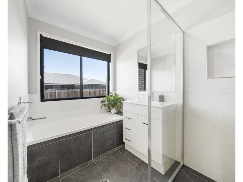 2 Ashby Court, Wyreema QLD 4352