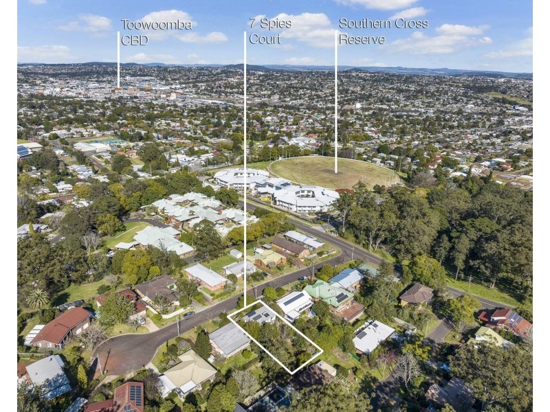 7 Spies Court, Mount Lofty QLD 4350