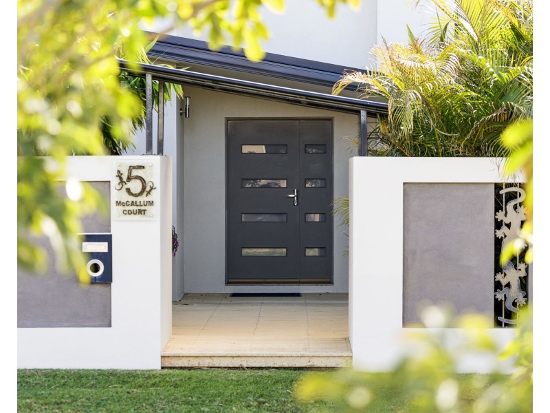 5 McCallum Court, Middle Ridge QLD 4350