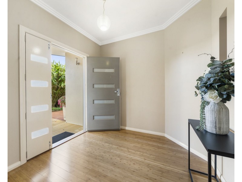 5 McCallum Court, Middle Ridge QLD 4350