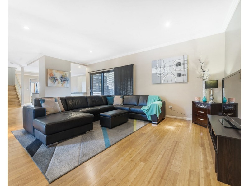 5 McCallum Court, Middle Ridge QLD 4350