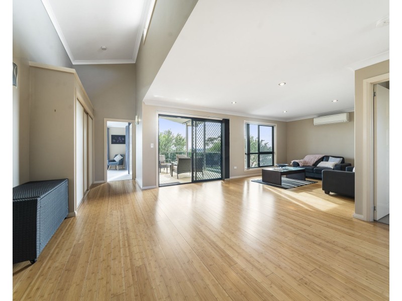 5 McCallum Court, Middle Ridge QLD 4350
