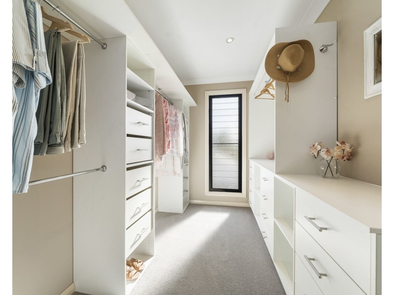 5 McCallum Court, Middle Ridge QLD 4350