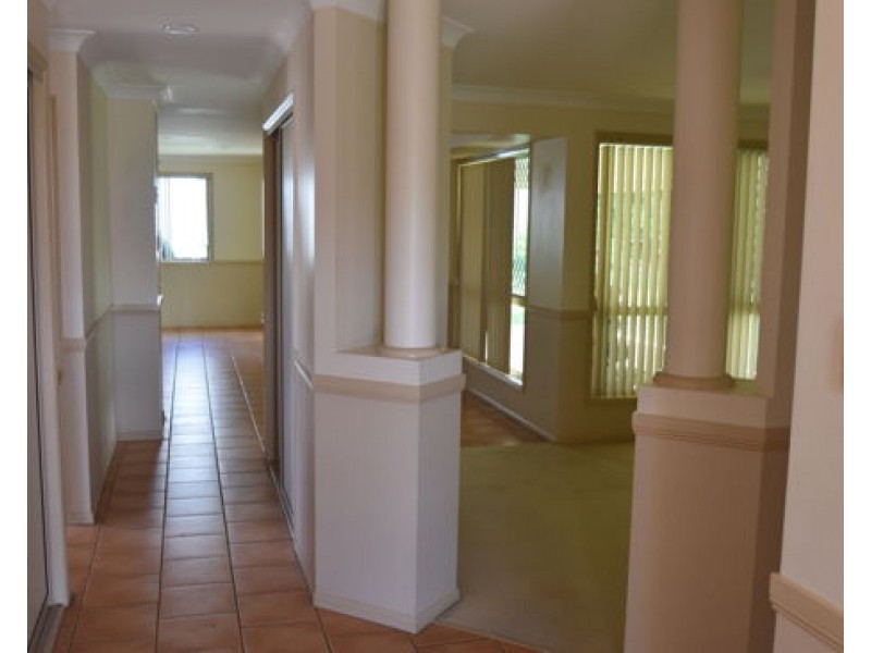 53 Catalina Drive, Wilsonton QLD 4350