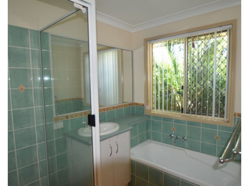 53 Catalina Drive, Wilsonton QLD 4350