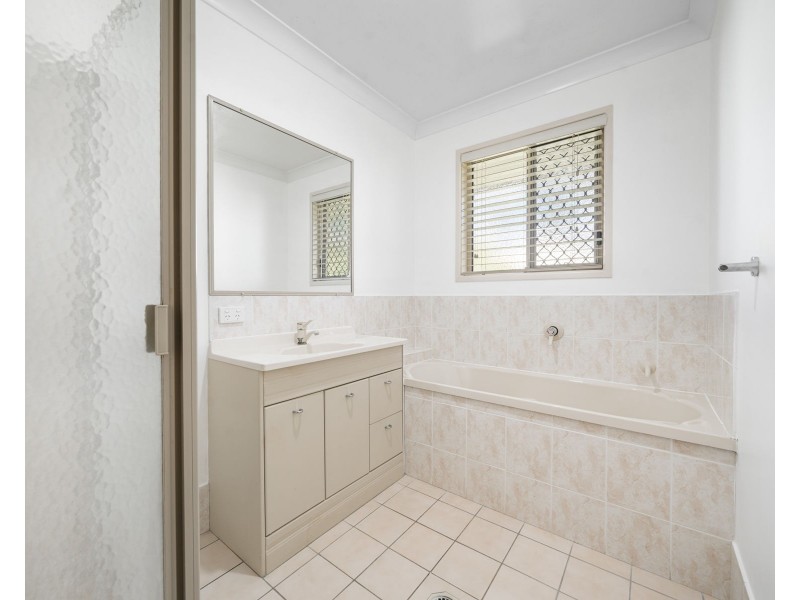 15 Merrygrove Court, Highfields QLD 4352