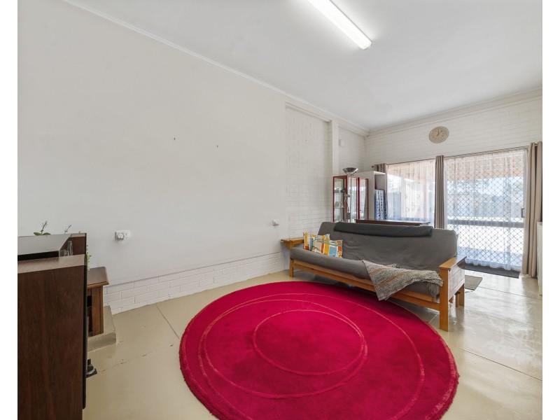 22 Matthews Street, Harristown QLD 4350