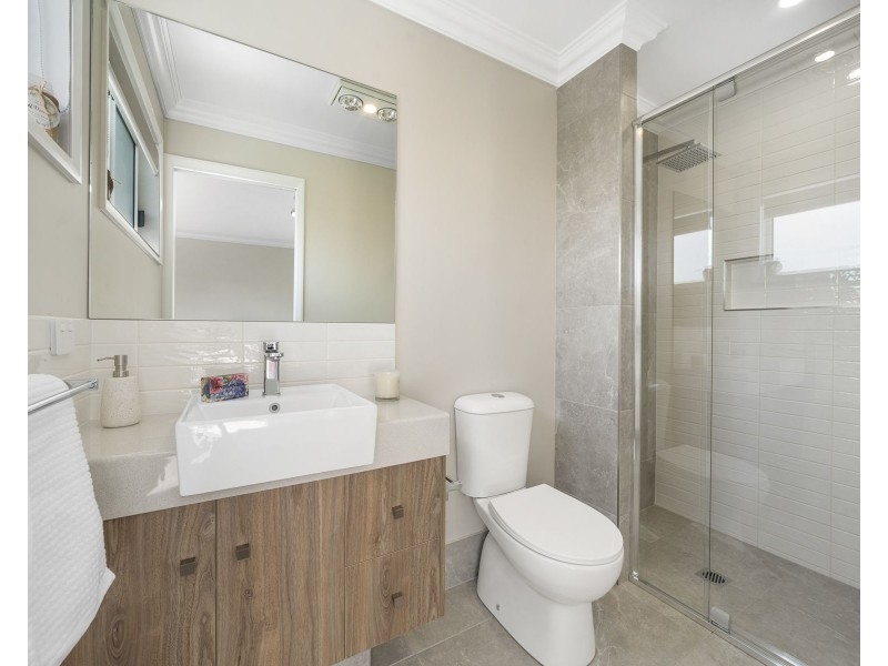 1/12 Kirklees Street, Newtown QLD 4350