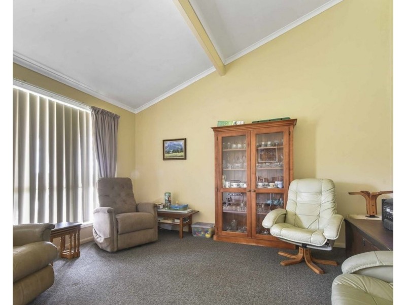 9 Moore Crescent, Wilsonton QLD 4350