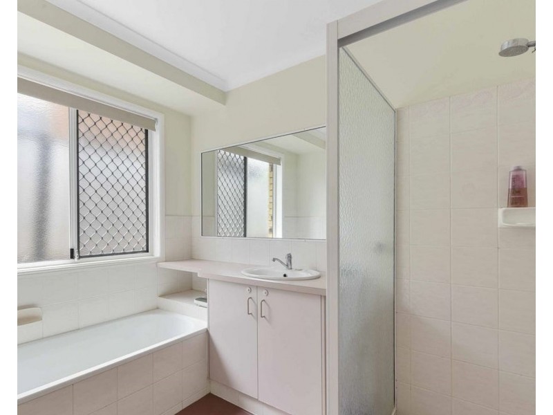 9 Moore Crescent, Wilsonton QLD 4350