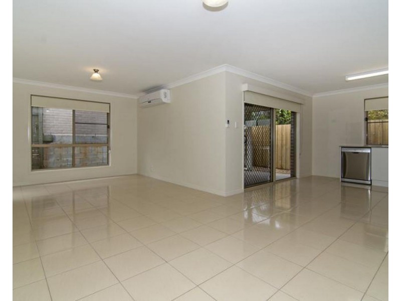 2/82b Long Street, Rangeville QLD 4350