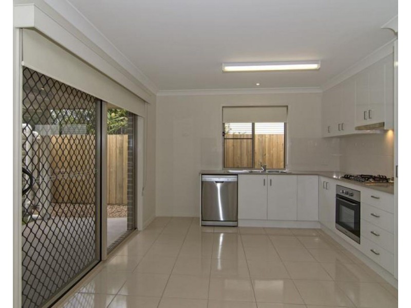 2/82b Long Street, Rangeville QLD 4350