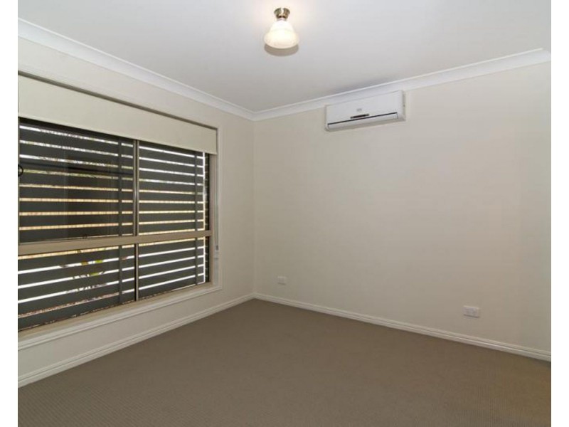 2/82b Long Street, Rangeville QLD 4350