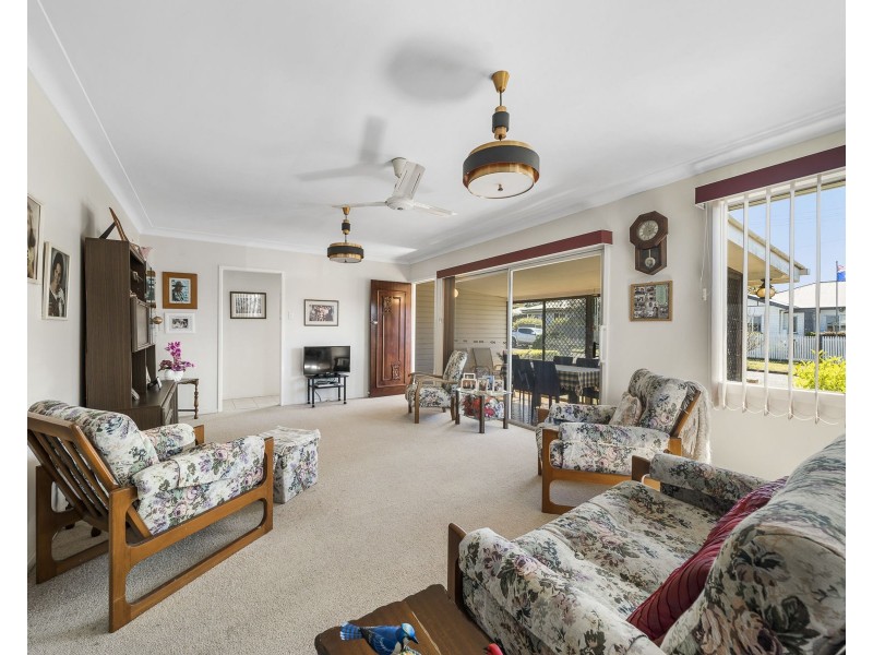 16 Bullock Street, Rockville QLD 4350