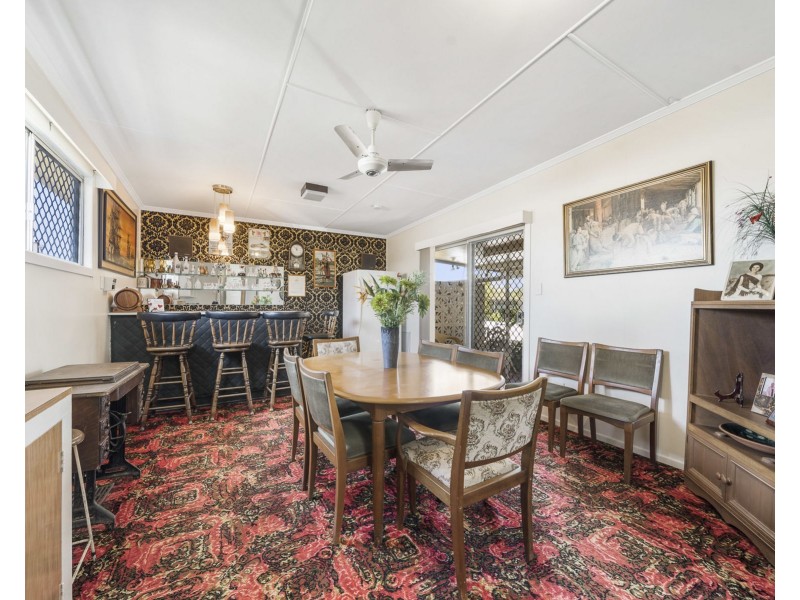 16 Bullock Street, Rockville QLD 4350