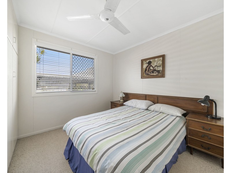 16 Bullock Street, Rockville QLD 4350