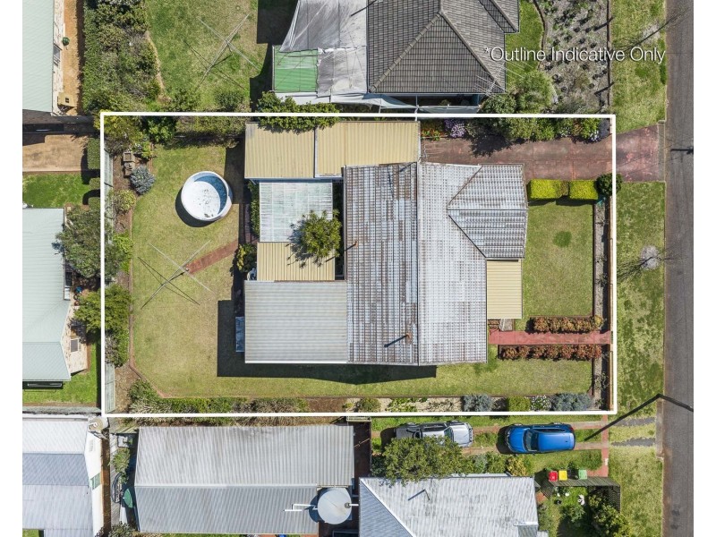 16 Bullock Street, Rockville QLD 4350