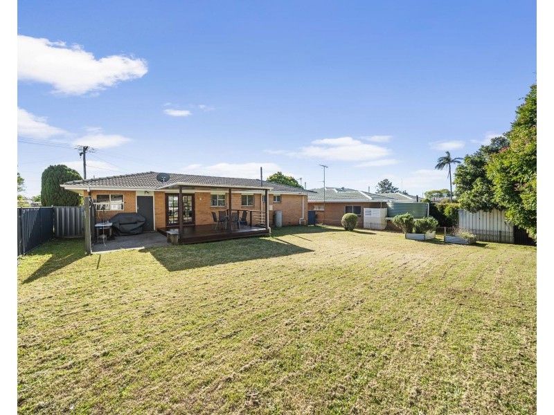 12 Merino Street, Harristown QLD 4350