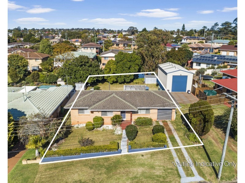 12 Merino Street, Harristown QLD 4350
