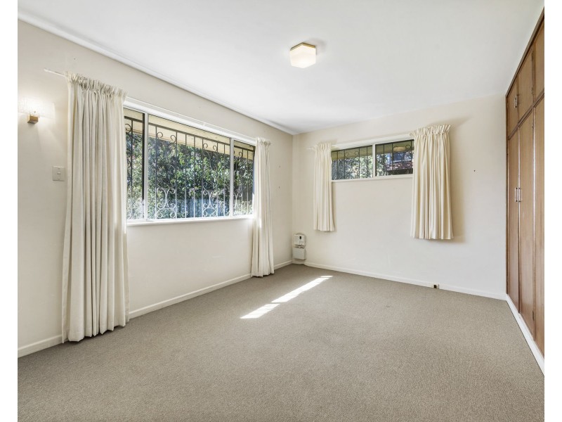 9 Ross Street, Mount Lofty QLD 4350