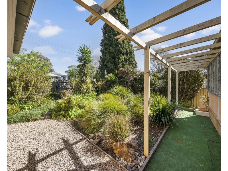 9 Ross Street, Mount Lofty QLD 4350