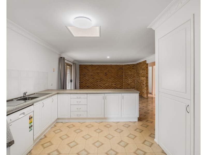 2 Danica Court, Kearneys Spring QLD 4350