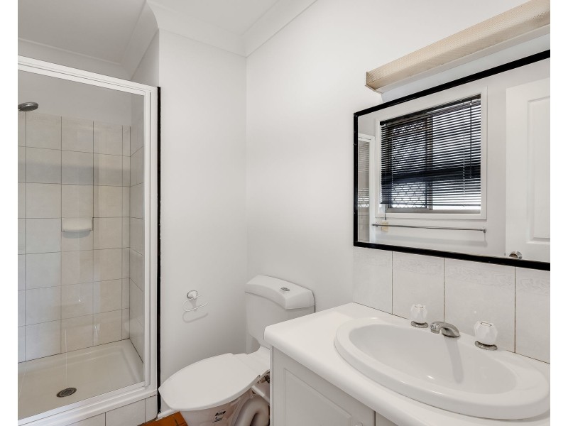 2 Danica Court, Kearneys Spring QLD 4350